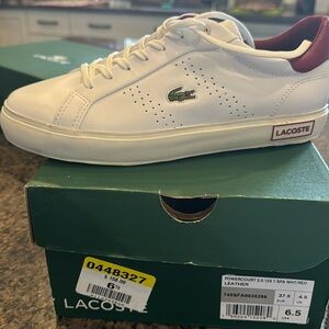Ladies Lacoste sneaker new in box
